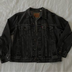 levi’s black denim trucker jacket